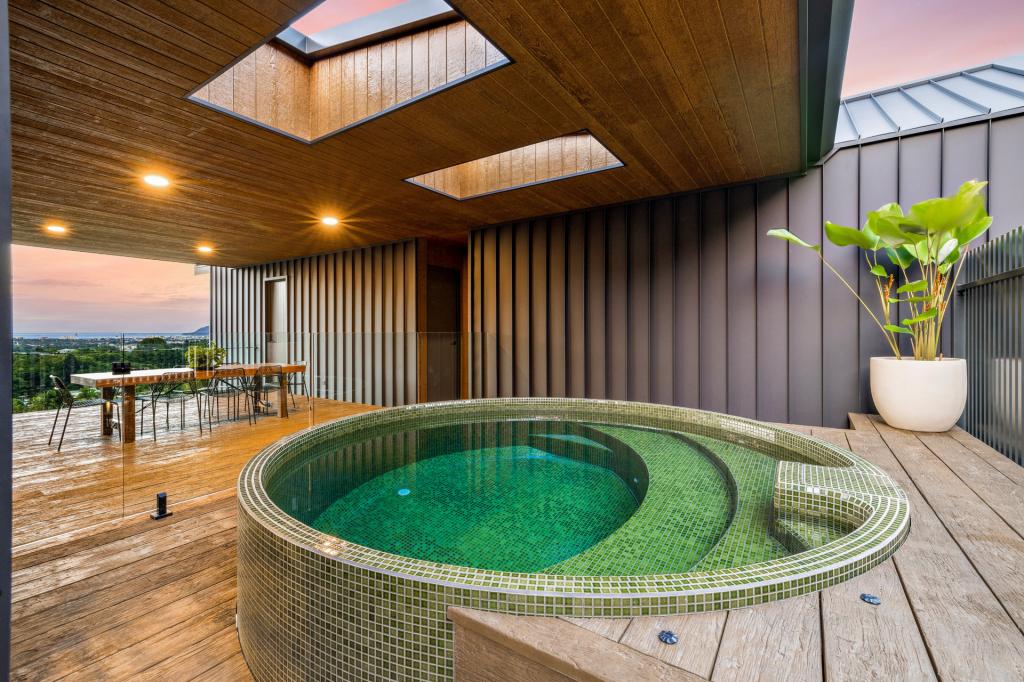 254 Toogood Rd, Bayview Heights, QLD 4868