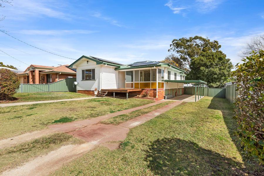 5 Eardley St, Newtown, QLD 4350