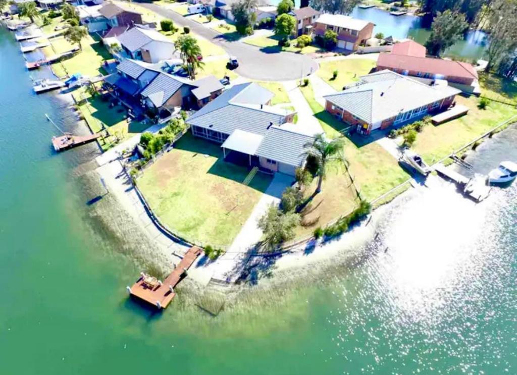 12 Teal Pl, Sussex Inlet, NSW 2540