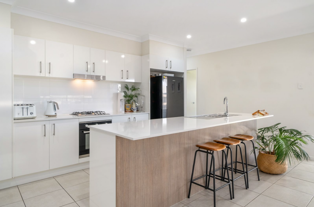 90 Spinnaker Bvd, Newport, QLD 4020