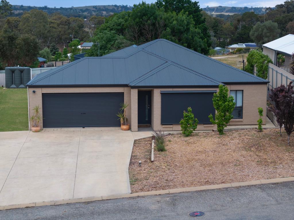 1 Heath Cl, Clare, SA 5453