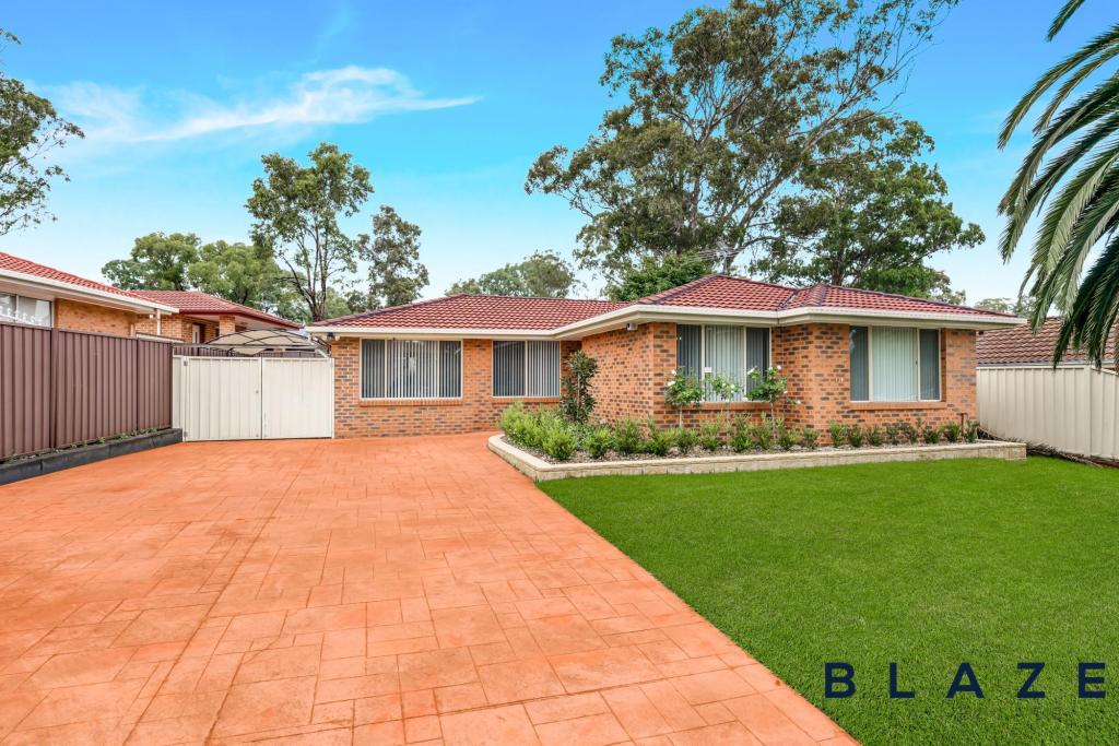 35 Mcewan Cct, Mount Annan, NSW 2567