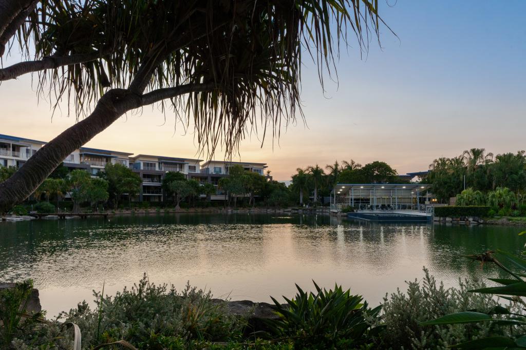 712/3 Pendraat Pde, Hope Island, QLD 4212