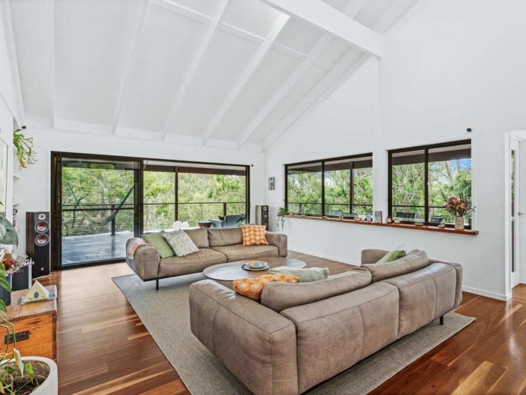 31 Saunders Dr, Bonogin, QLD 4213
