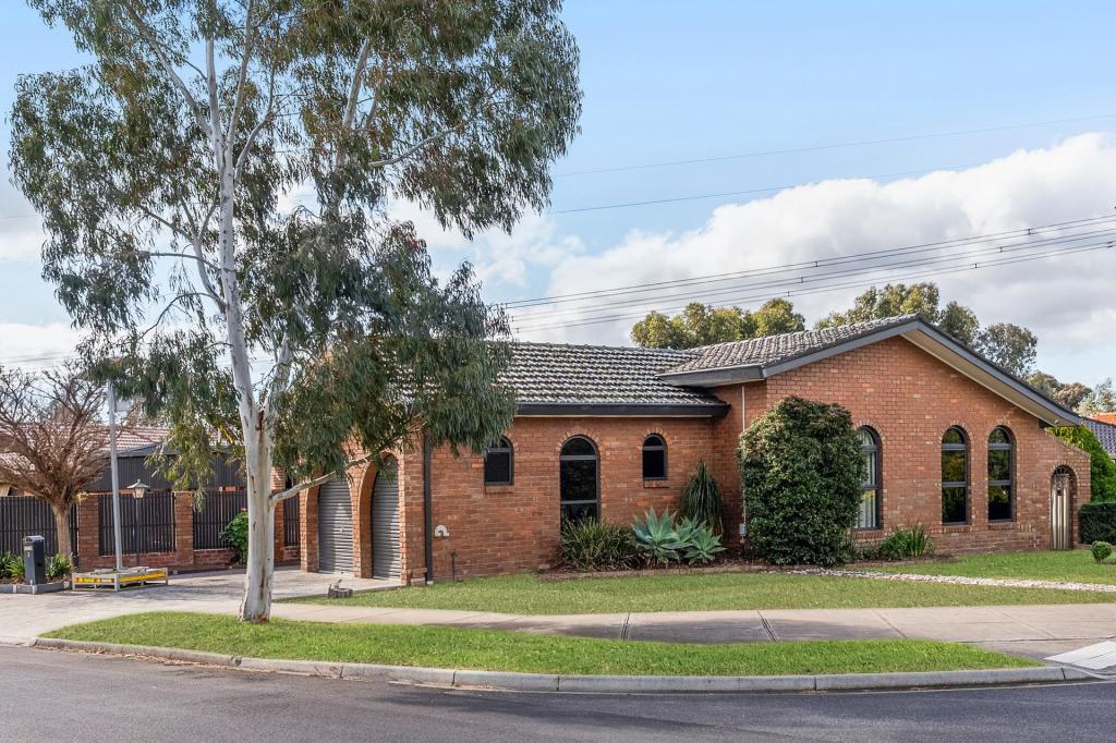 2 Broula Ct, Taylors Lakes, VIC 3038