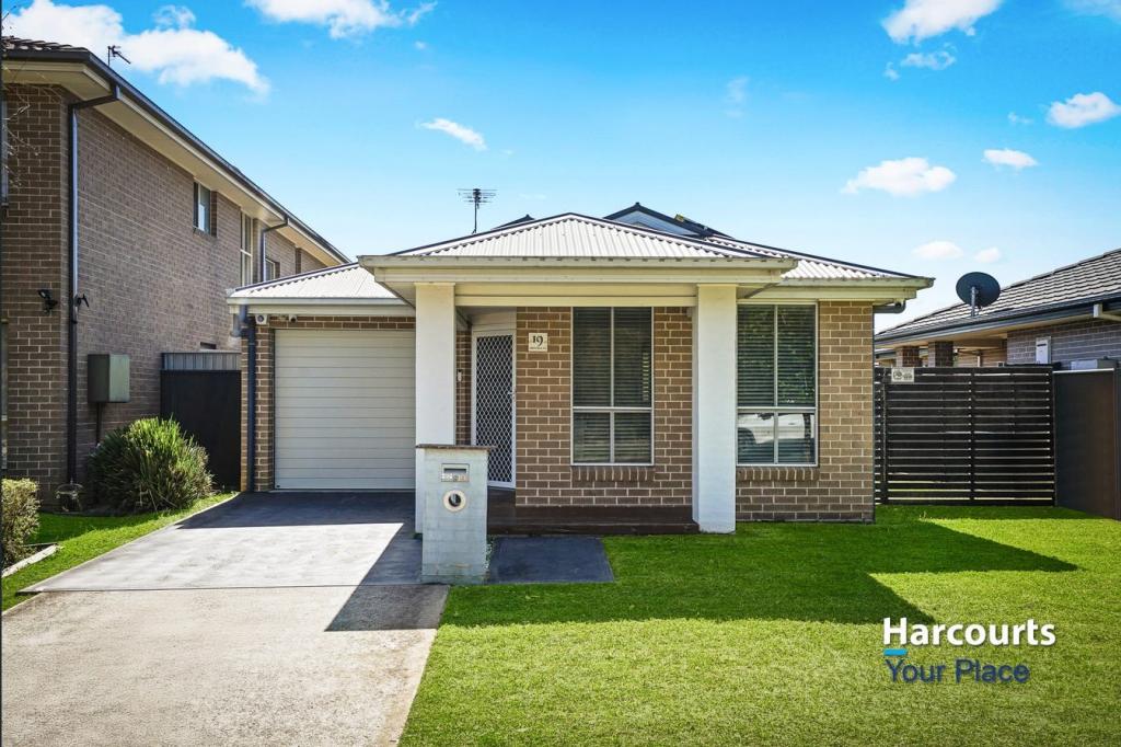 19 Moluccana Cres, Ropes Crossing, NSW 2760