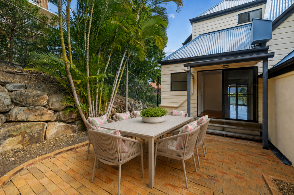 2/16 Glassey St, Red Hill, QLD 4059