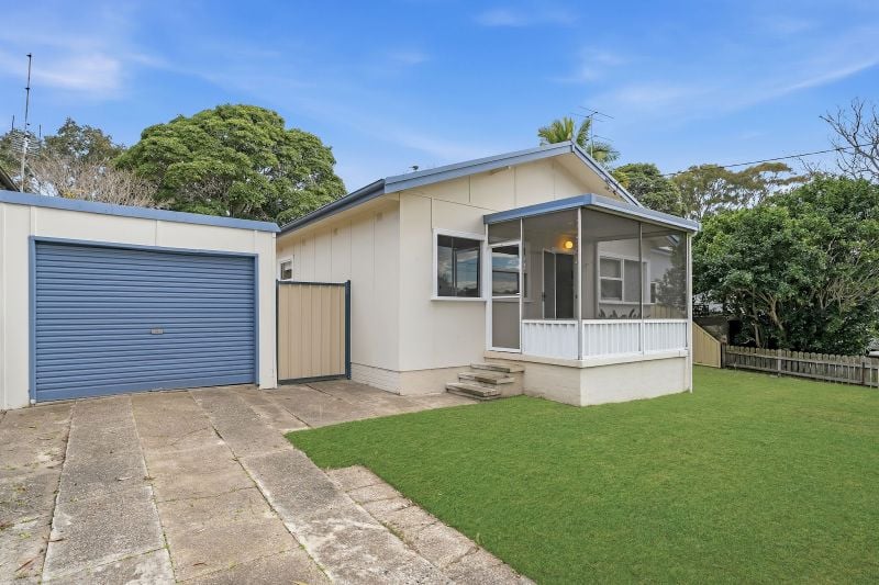 42 Manuka Pde, Gorokan, NSW 2263