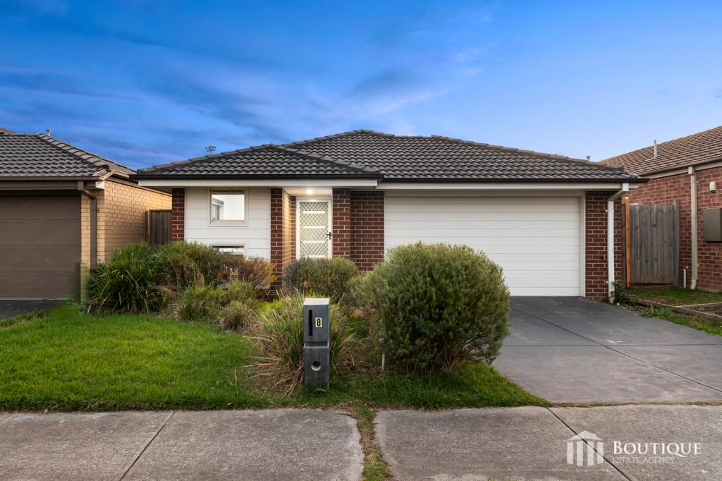 8 Frogmores St, Pakenham, VIC 3810