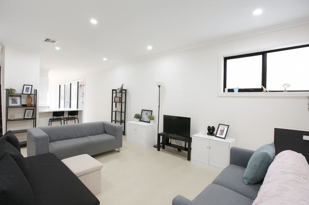 2/5 Miranda Rd, Reservoir, VIC 3073