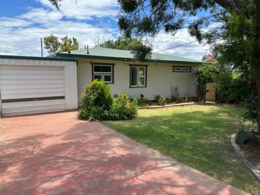 201 Alderley St, Centenary Heights, QLD 4350