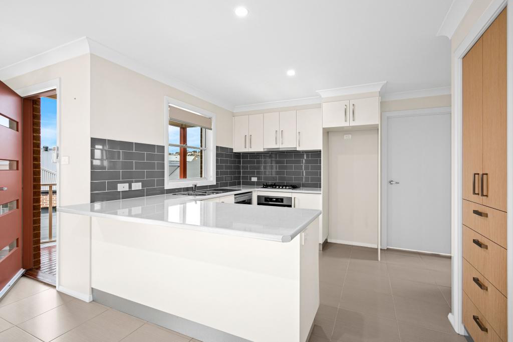 A/13 Curramore Tce, Tullimbar, NSW 2527