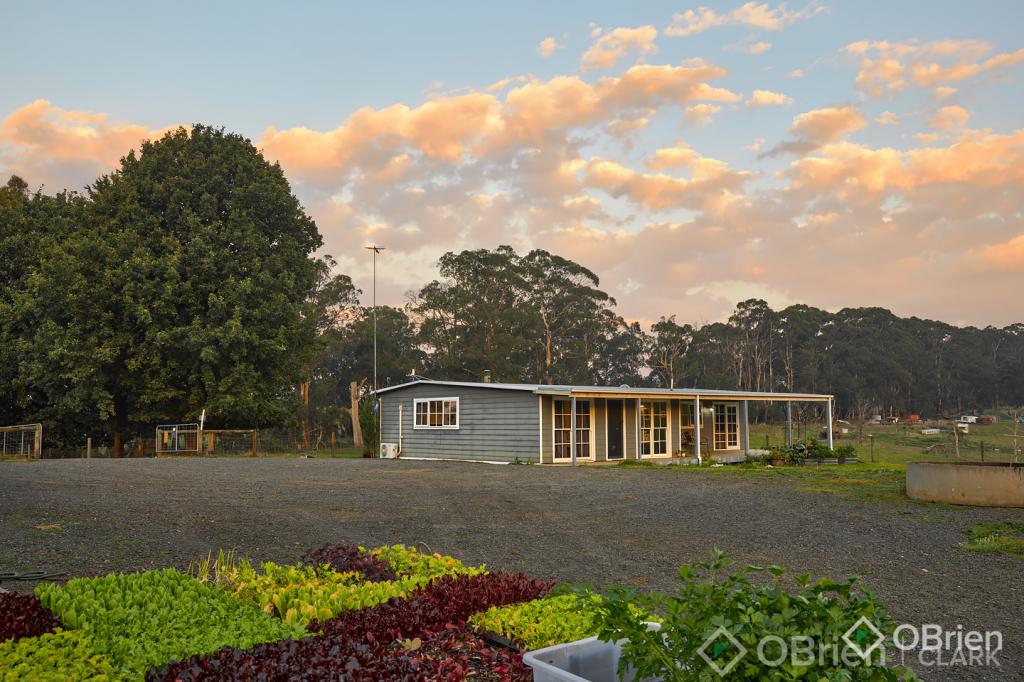 2675 Willow Grove Rd, Hill End, VIC 3825