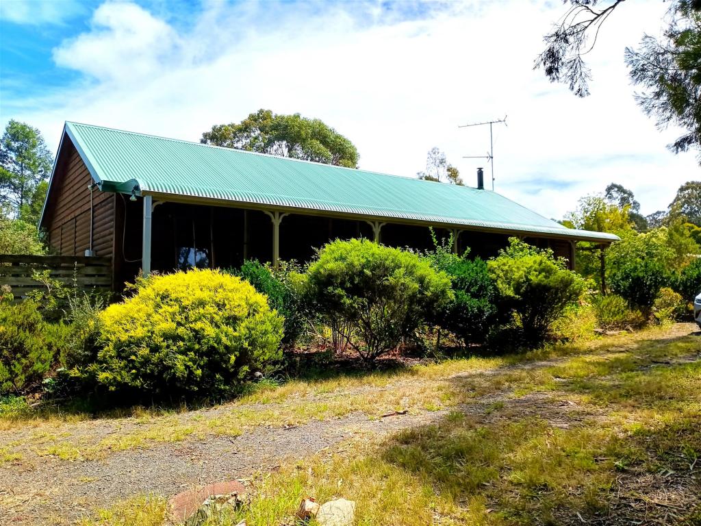 1 Kingscote Dr, Metung, VIC 3904