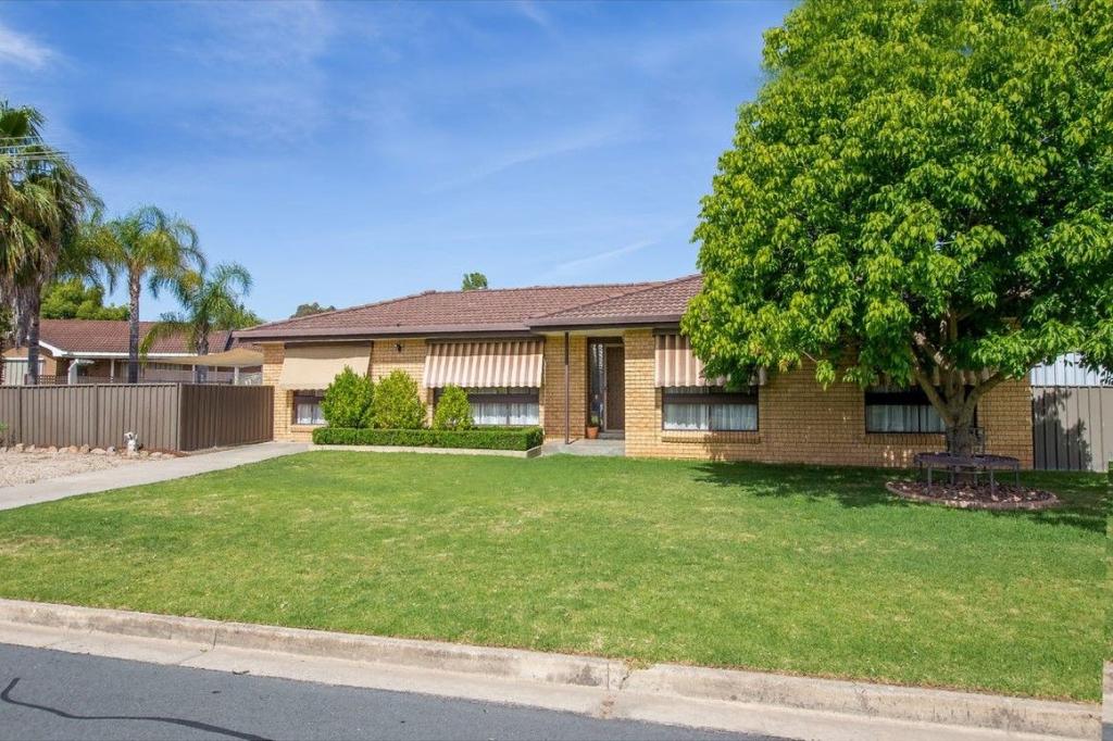 384 Elton Ct, Lavington, NSW 2641