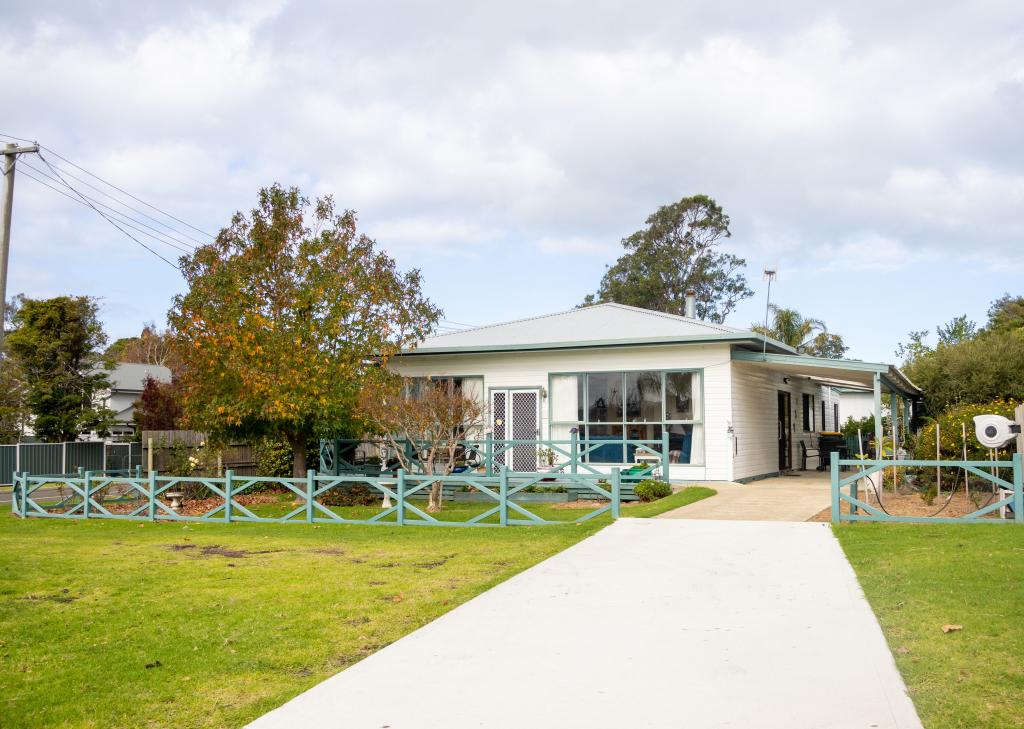 28 Maurice Ave, Mallacoota, VIC 3892