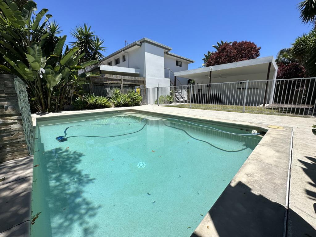 2/83 Mountain View, Miami, QLD 4220