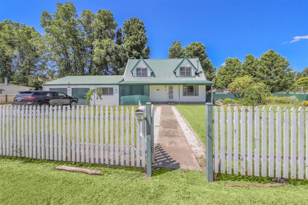 5 Travers St, Adelong, NSW 2729