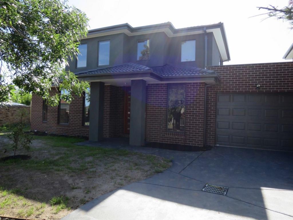 35 Swanson Cres, Chadstone, VIC 3148