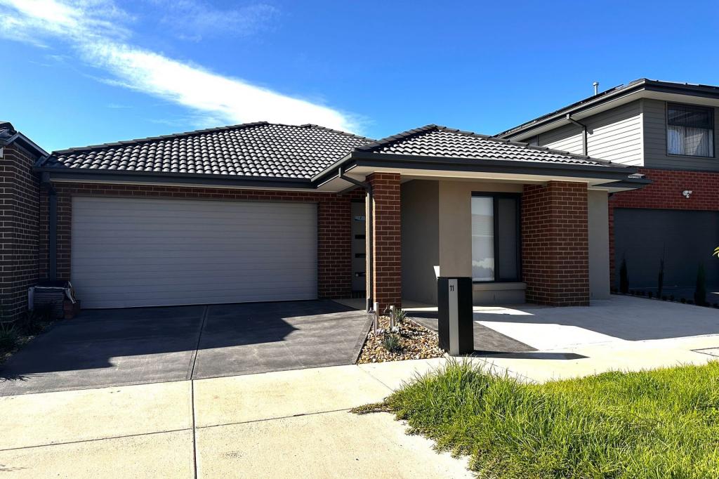 11 Cordiller St, Clyde North, VIC 3978