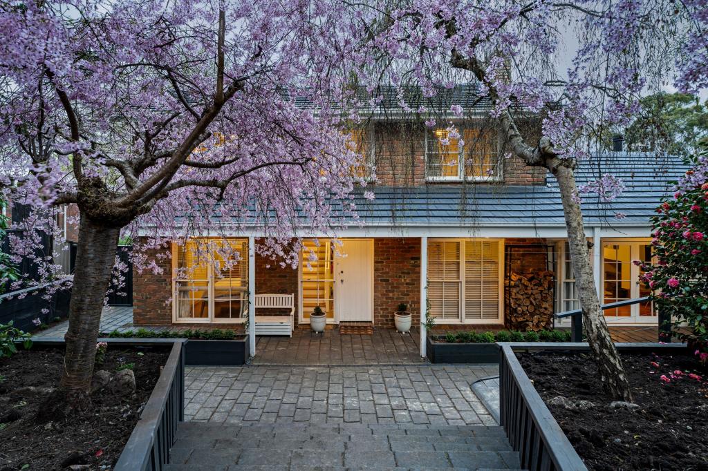 4 PATRICIA WAY, WOODEND, VIC 3442