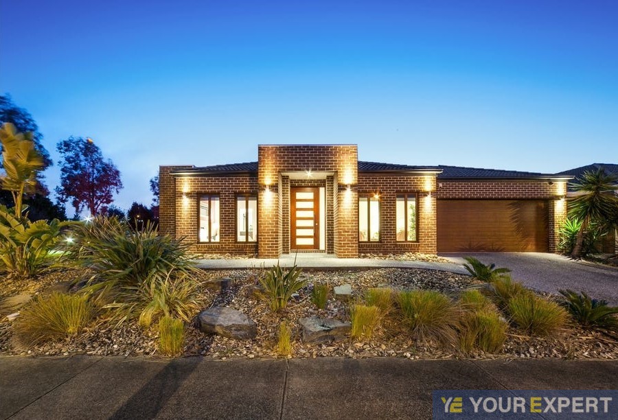 13 MERROWLAND AVE, CRANBOURNE NORTH, VIC 3977