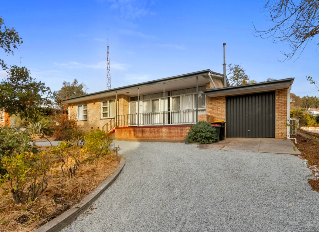 14 POWELL ST, CLARE, SA 5453