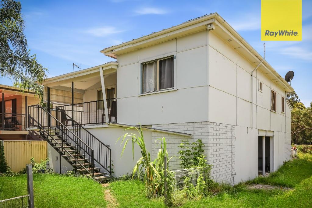 14 KNIGHT ST, LANSVALE, NSW 2166