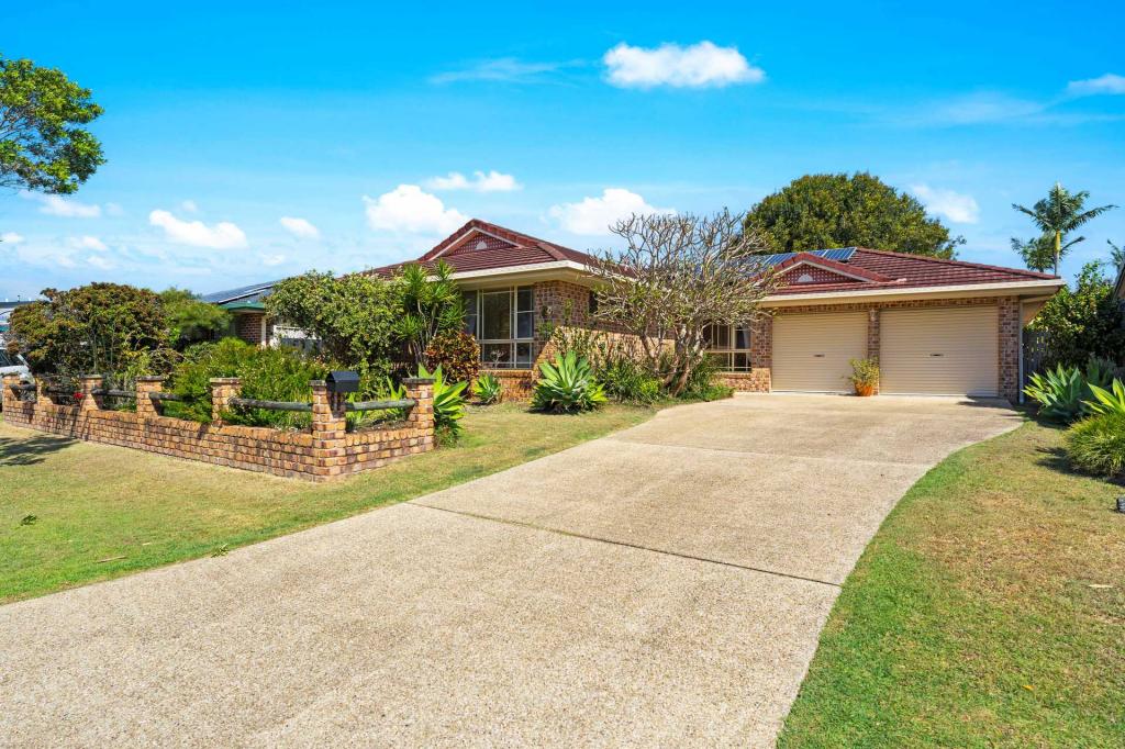 14 GUMNUT RD, YAMBA, NSW 2464