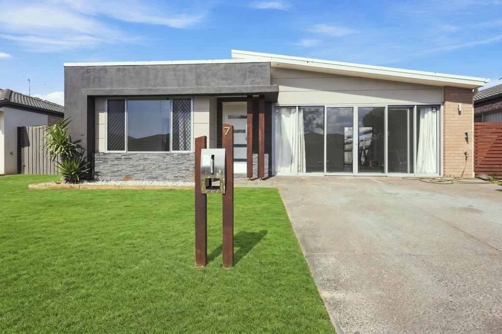 7 Feltham Cct, Burpengary East, QLD 4505