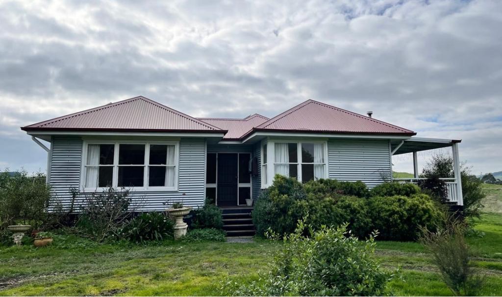 648 Falls Rd, Fish Creek, VIC 3959