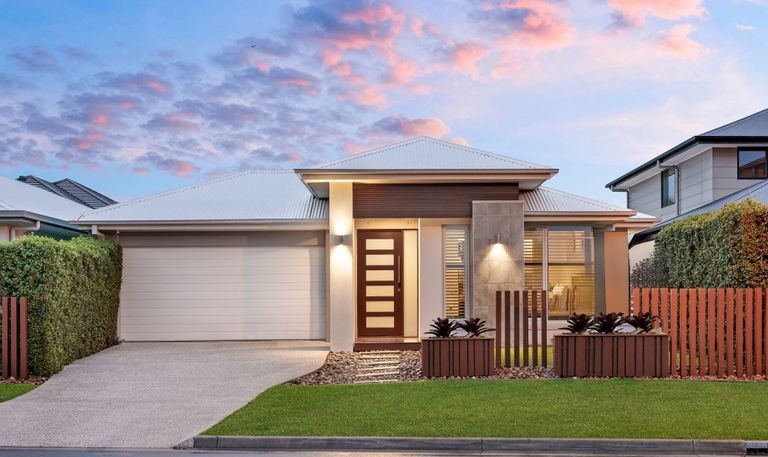 10 Laural Dr, Helensvale, QLD 4212