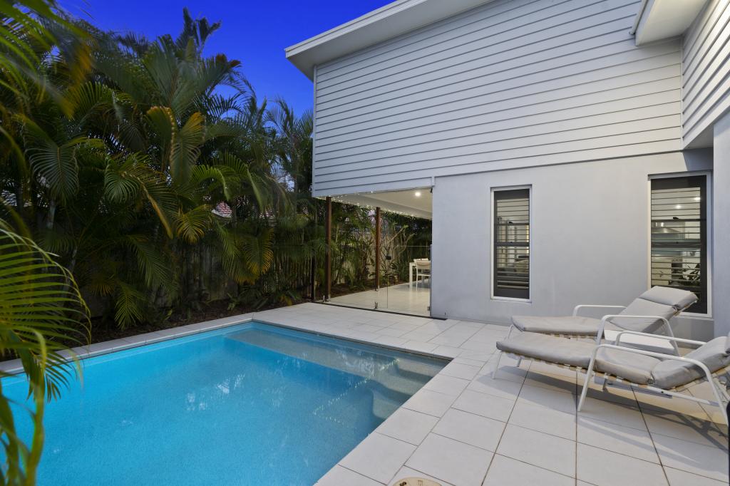 167 Nobby Pde, Miami, QLD 4220