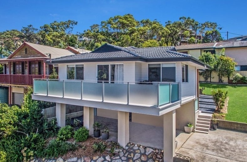 30 Valley View Rd, Bateau Bay, NSW 2261