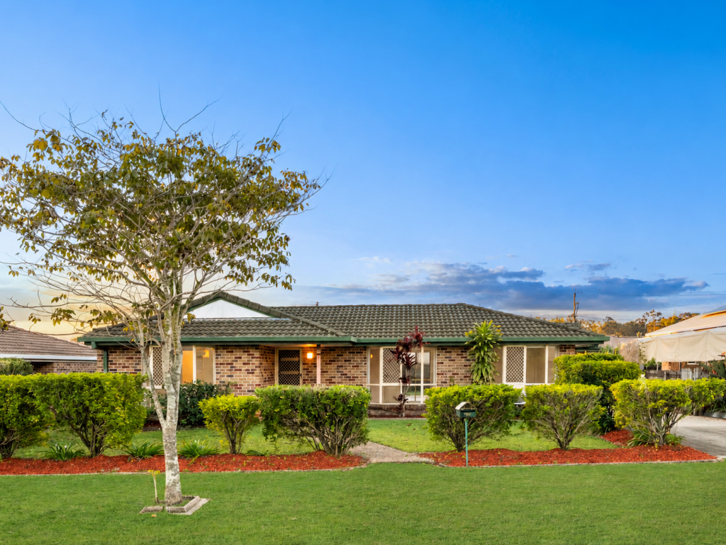 16 Bramble Cres, Deception Bay, QLD 4508