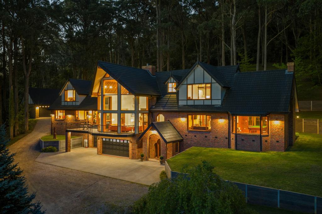 92 Douglas Rd, Mount Macedon, VIC 3441