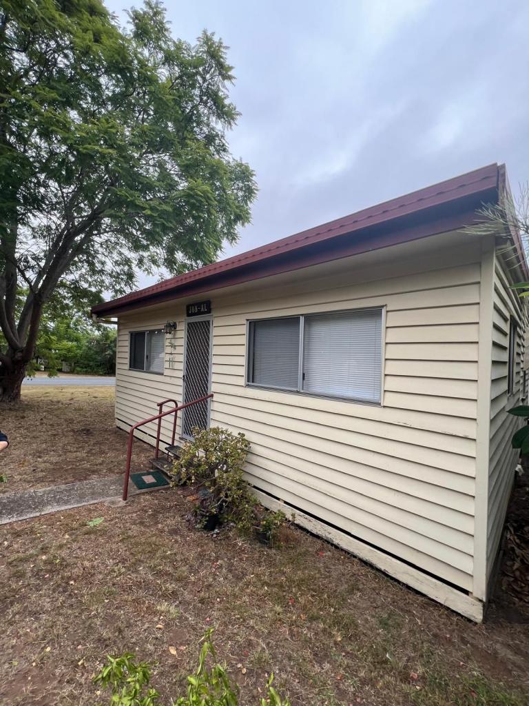 127 Mocatta St, Goombungee, QLD 4354