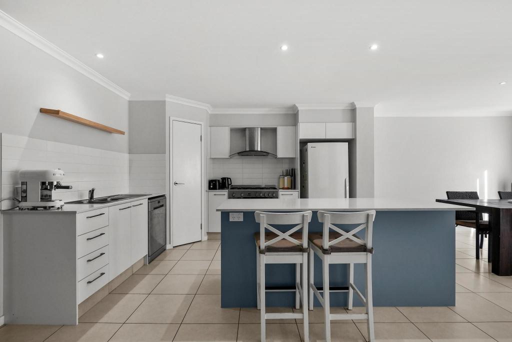 2/17 Rees Ct, Elanora, QLD 4221