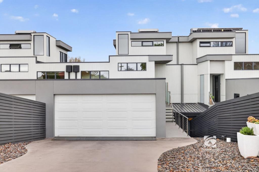 2/50 RIVERINE ST, BAIRNSDALE, VIC 3875