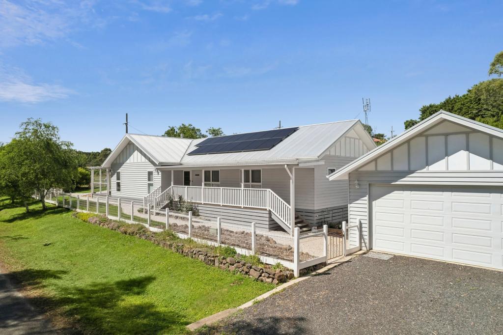 131 Quarry Rd, Woodend, VIC 3442