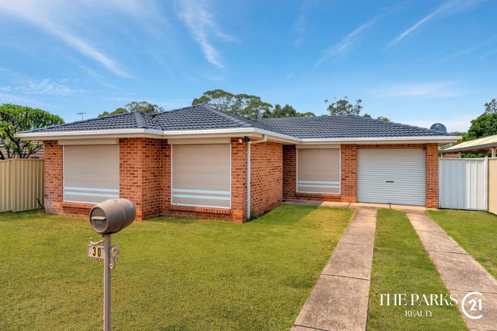 30 Swan Cct, Green Valley, NSW 2168