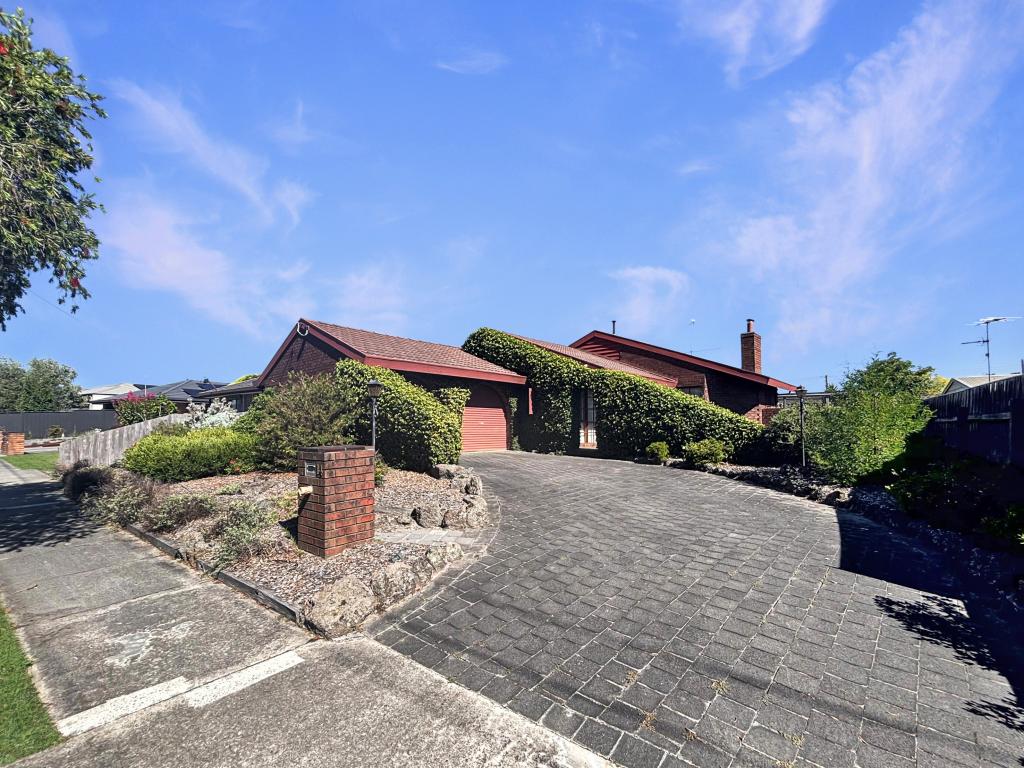 14 Bellarine Cct, Morwell, VIC 3840