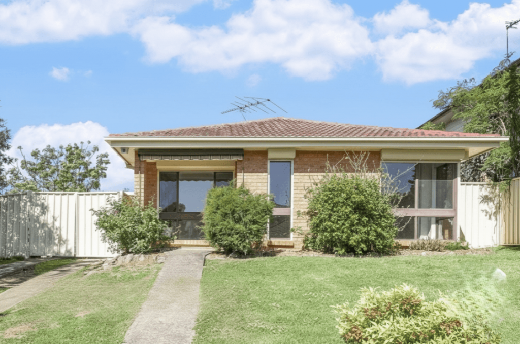 27 Hamlet Cres, Rosemeadow, NSW 2560