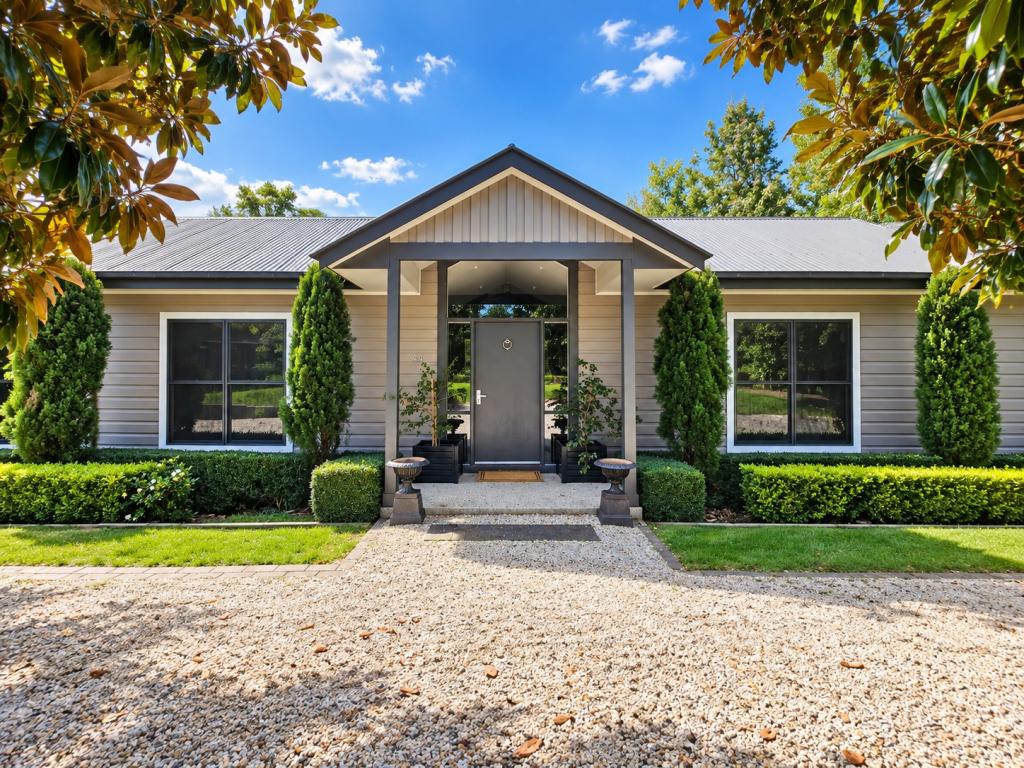 44 Osborne Rd, Burradoo, NSW 2576