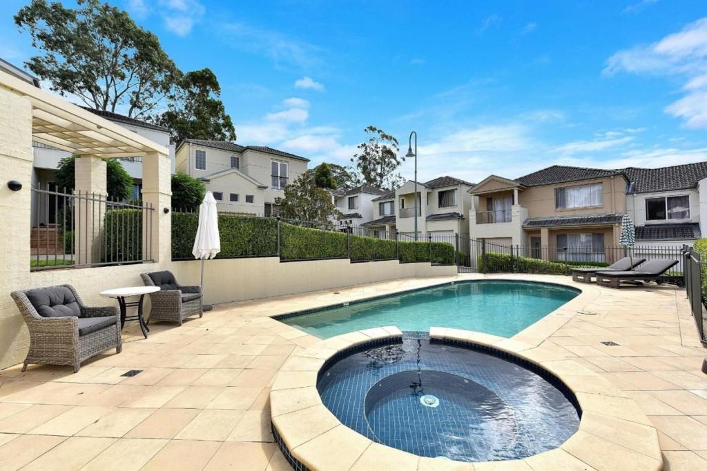 5 EIGHTH AVE, CARLINGFORD, NSW 2118