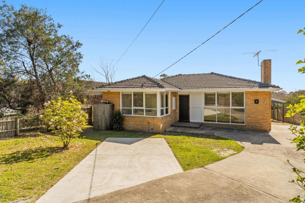 9 Leawarra Pde, Frankston, VIC 3199