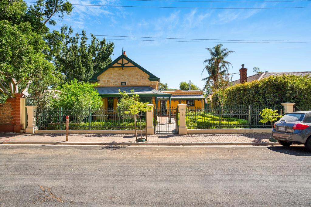 3 OVAL TCE, KENSINGTON PARK, SA 5068