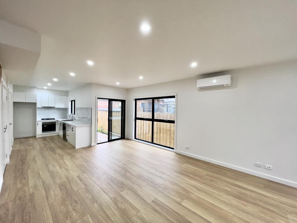 2B2B NEWTON ST, RESERVOIR, VIC 3073