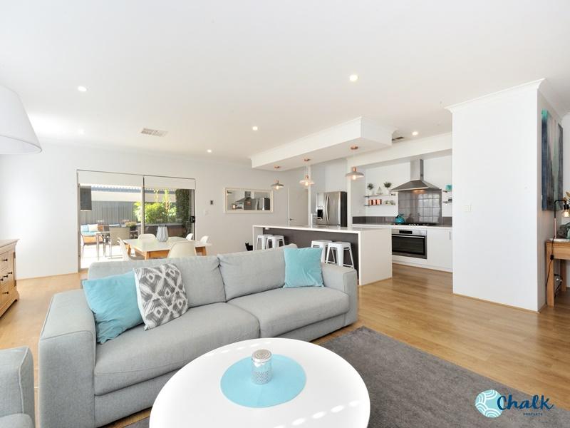 32 Sabot Ave, Waikiki, WA 6169