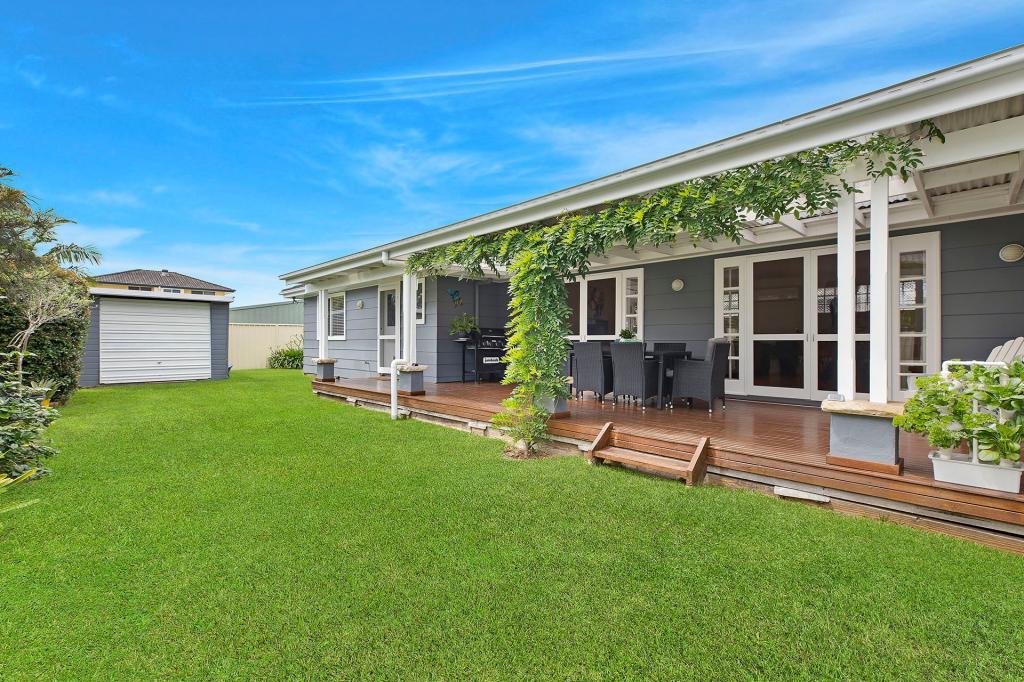 2 Lucas Cres, Berkeley Vale, NSW 2261